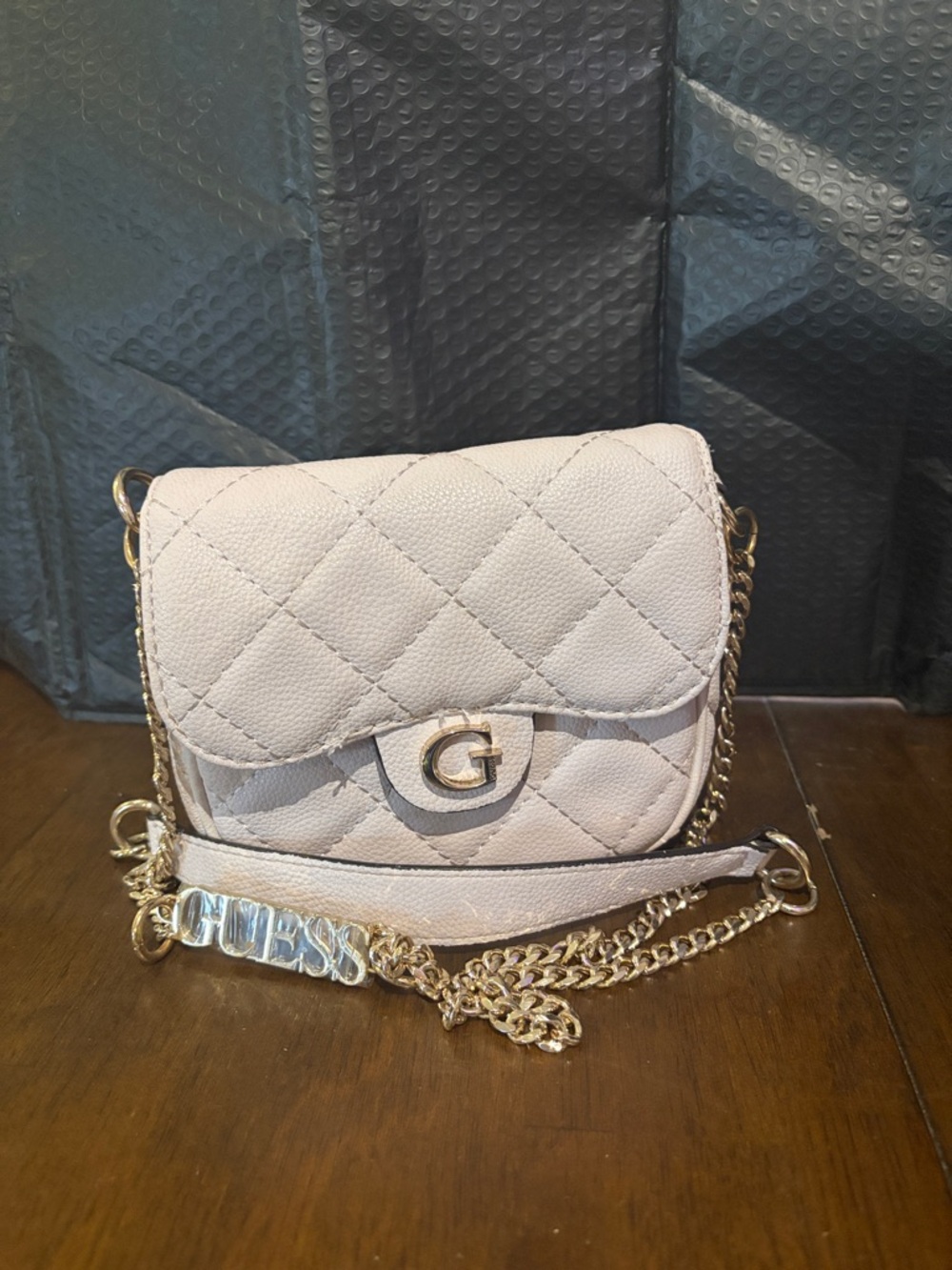 GUESS Cream Quilted Crossbody with Gold Chain and G Logo